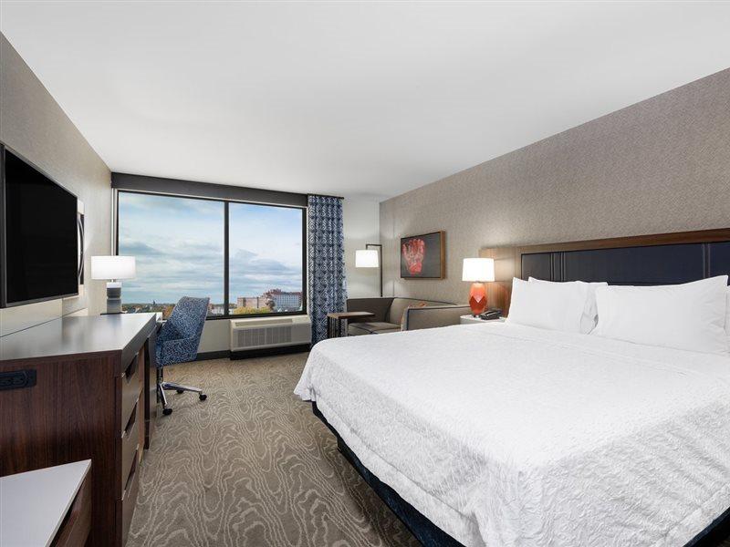 Hampton Inn & Suites Fort Wayne Downtown Exteriör bild