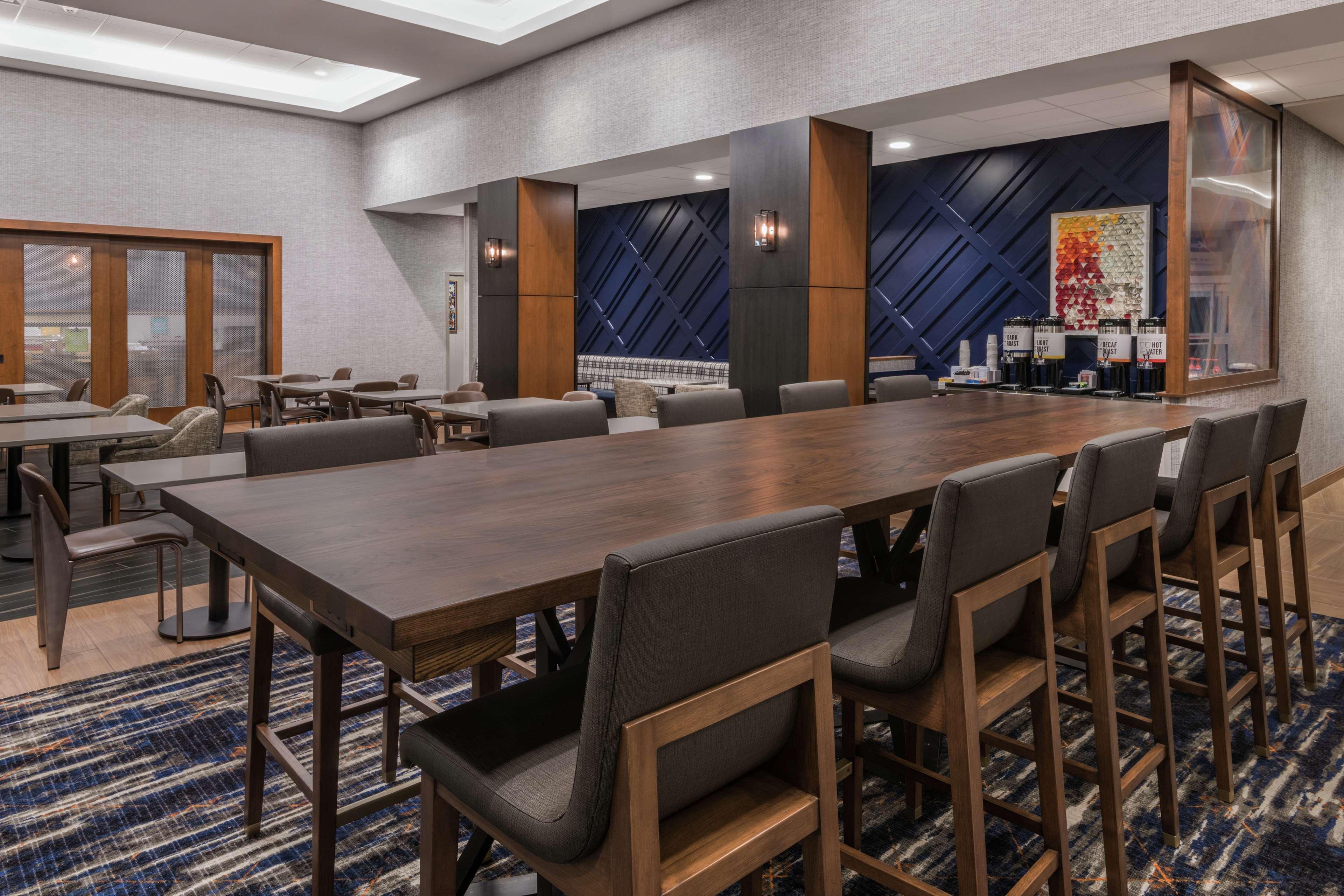 Hampton Inn & Suites Fort Wayne Downtown Exteriör bild
