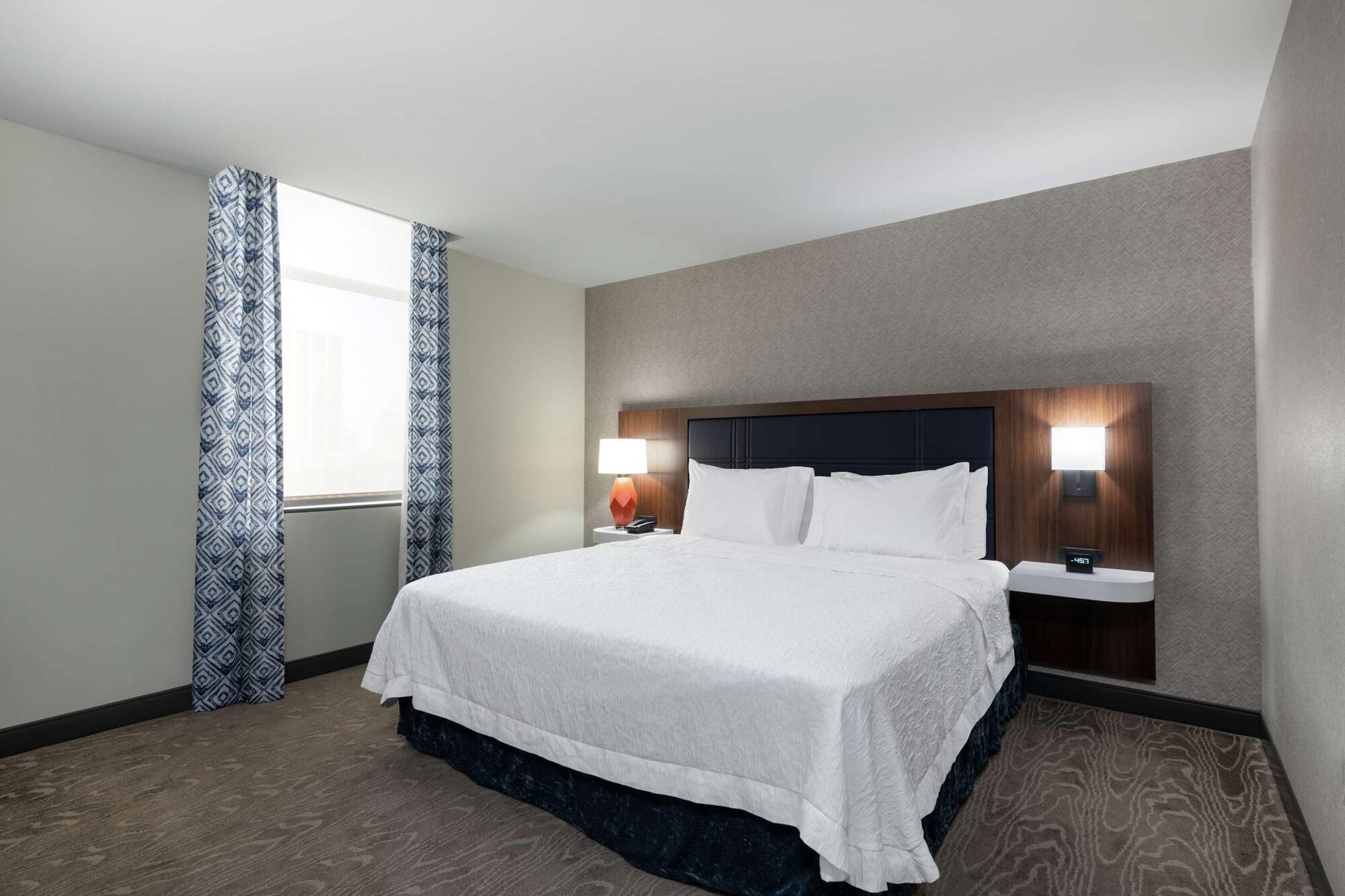 Hampton Inn & Suites Fort Wayne Downtown Exteriör bild