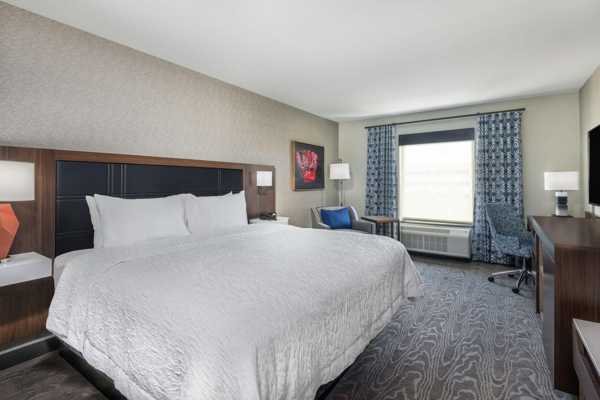Hampton Inn & Suites Fort Wayne Downtown Exteriör bild