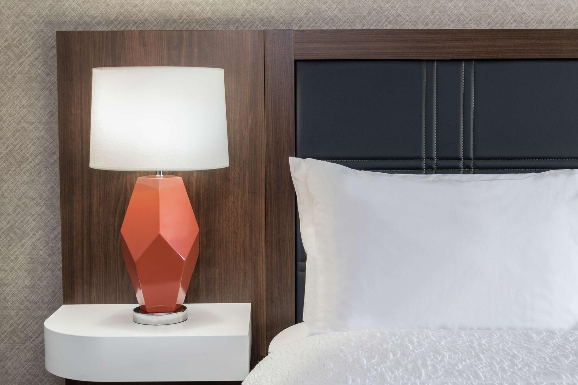 Hampton Inn & Suites Fort Wayne Downtown Exteriör bild