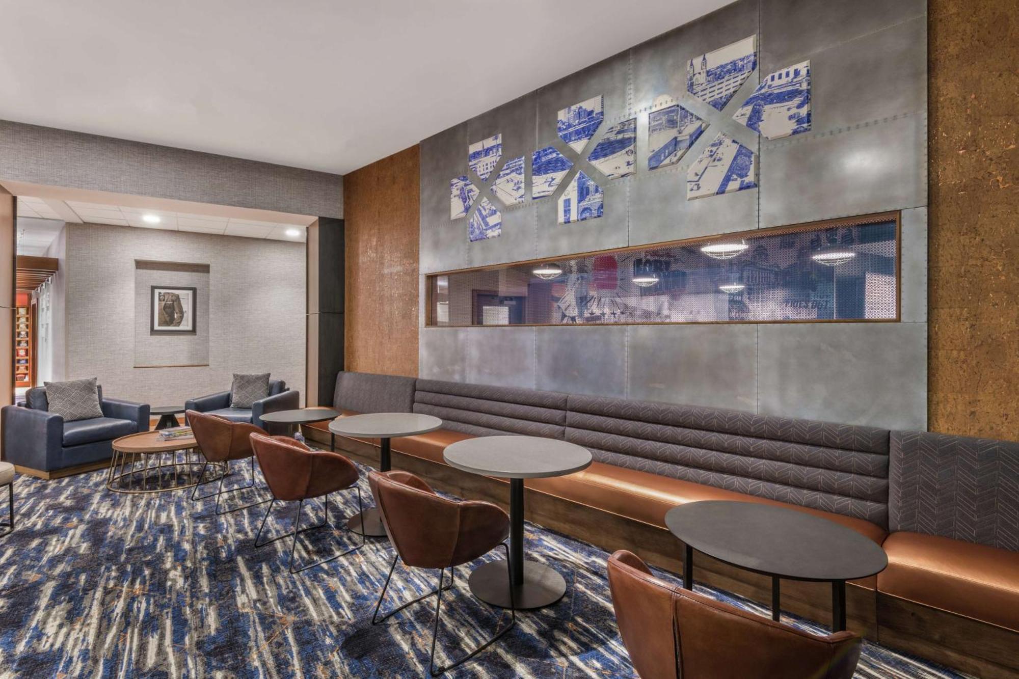 Hampton Inn & Suites Fort Wayne Downtown Exteriör bild